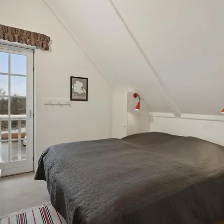 דירה Two-bedroom In
